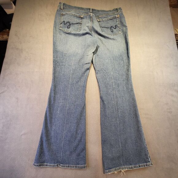 Mossimo Jeans Womens 16 Blue Medium Washed Distressed Flared Y2K Grunge - Picture 9 of 10